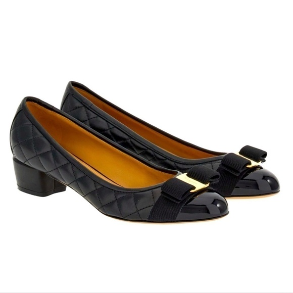 Salvatore Ferragamo Shoes - SALVATORE FERRAGAMO Vara Pump Size 6